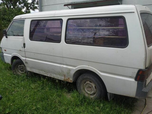 Білий Мазда Bongo, об'ємом двигуна 2.2 л та пробігом 500 тис. км за 100 $, фото 1 на Automoto.ua