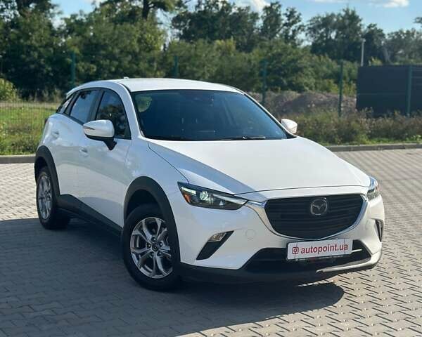 Белый Мазда СХ-3, объемом двигателя 2 л и пробегом 52 тыс. км за 17700 $, фото 1 на Automoto.ua