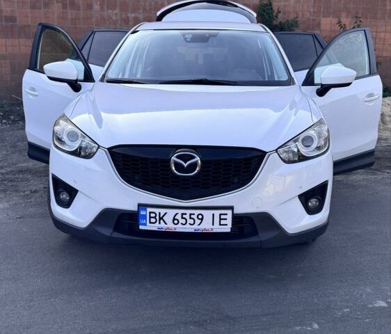 Белый Мазда СХ-5, объемом двигателя 2.2 л и пробегом 280 тыс. км за 12500 $, фото 1 на Automoto.ua