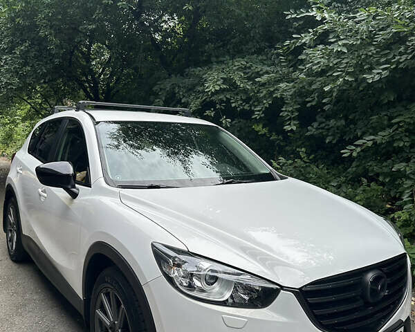 Белый Мазда СХ-5, объемом двигателя 2.5 л и пробегом 145 тыс. км за 17500 $, фото 1 на Automoto.ua