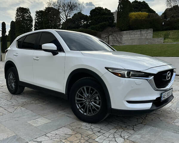 Білий Мазда СХ-5, об'ємом двигуна 2.49 л та пробігом 130 тис. км за 17000 $, фото 1 на Automoto.ua