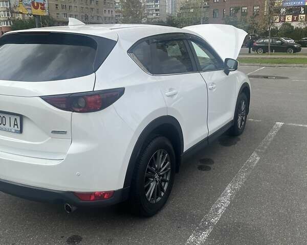 Белый Мазда СХ-5, объемом двигателя 2.5 л и пробегом 198 тыс. км за 19000 $, фото 1 на Automoto.ua