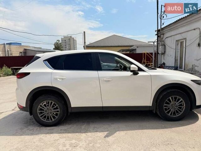 Белый Мазда СХ-5, объемом двигателя 2 л и пробегом 102 тыс. км за 22000 $, фото 1 на Automoto.ua