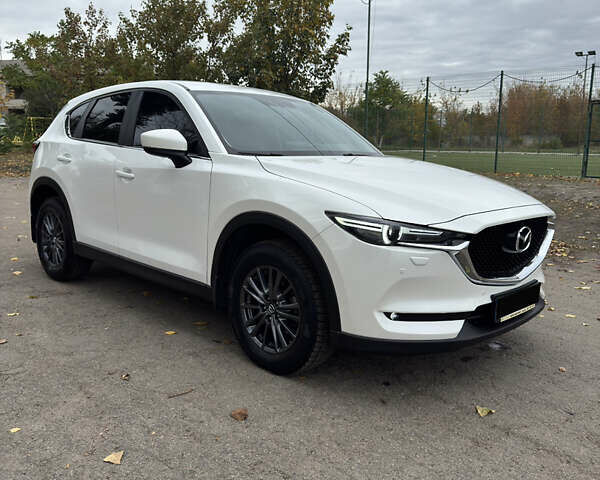 Белый Мазда СХ-5, объемом двигателя 2 л и пробегом 32 тыс. км за 29000 $, фото 1 на Automoto.ua