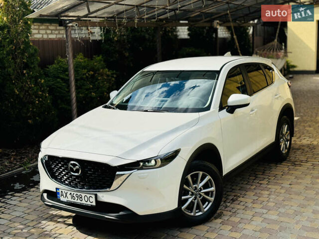 Белый Мазда СХ-5, объемом двигателя 2 л и пробегом 14 тыс. км за 27999 $, фото 1 на Automoto.ua