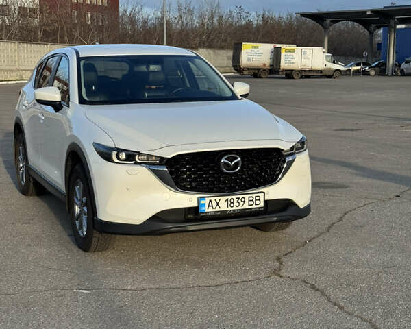 Белый Мазда СХ-5, объемом двигателя 2 л и пробегом 13 тыс. км за 29300 $, фото 1 на Automoto.ua