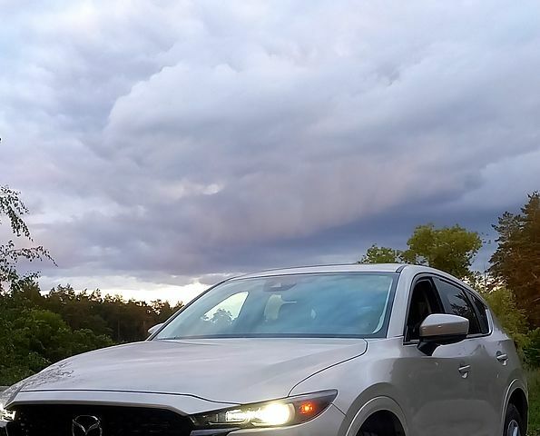 Серый Мазда СХ-5, объемом двигателя 2.5 л и пробегом 15 тыс. км за 27500 $, фото 1 на Automoto.ua