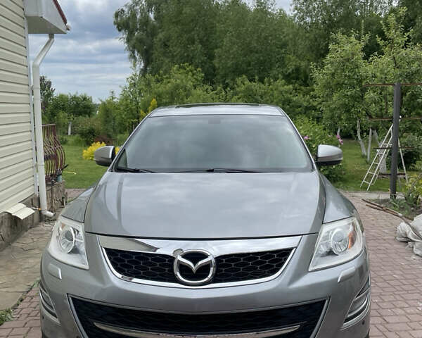 Серый Мазда СХ-9, объемом двигателя 3.7 л и пробегом 240 тыс. км за 12000 $, фото 1 на Automoto.ua