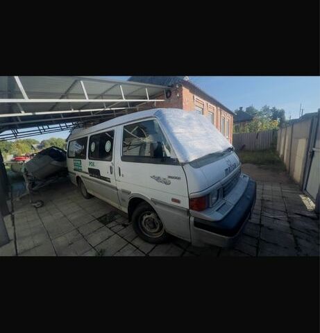 Белый Мазда E 2000, объемом двигателя 2 л и пробегом 250 тыс. км за 3000 $, фото 1 на Automoto.ua