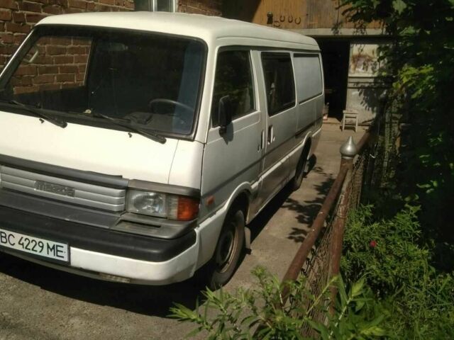 Білий Мазда E 2000, об'ємом двигуна 2.2 л та пробігом 376 тис. км за 1798 $, фото 1 на Automoto.ua