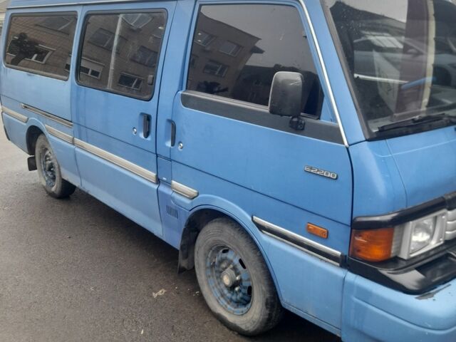 Синий Мазда E 2000, объемом двигателя 2.2 л и пробегом 300 тыс. км за 2700 $, фото 1 на Automoto.ua