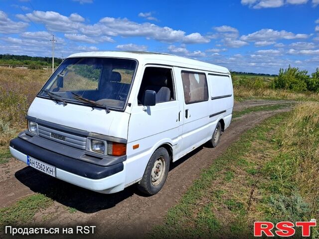 Белый Мазда Е2200, объемом двигателя 2.2 л и пробегом 400 тыс. км за 1000 $, фото 1 на Automoto.ua