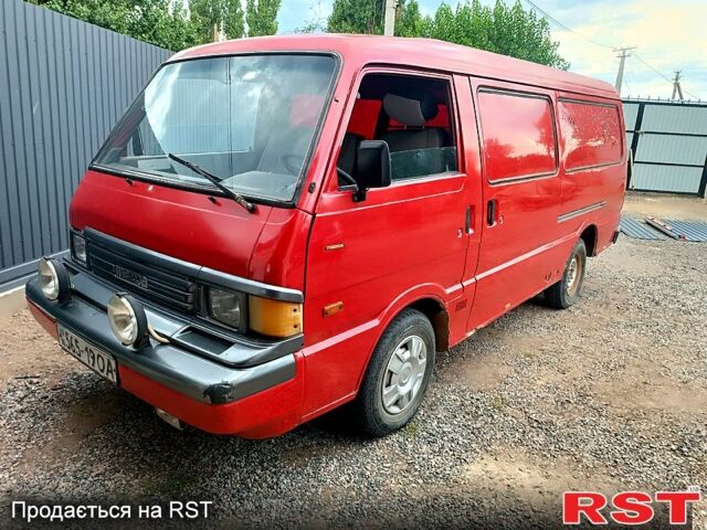 Червоний Мазда Е2200, об'ємом двигуна 2.2 л та пробігом 205 тис. км за 1000 $, фото 1 на Automoto.ua