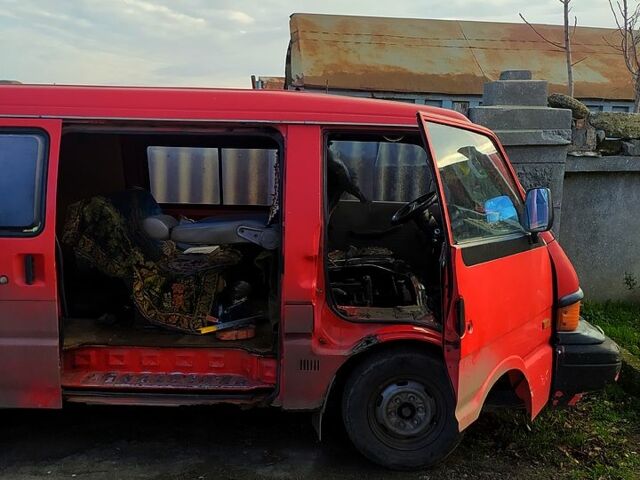 Красный Мазда Е2200, объемом двигателя 2.2 л и пробегом 524 тыс. км за 800 $, фото 1 на Automoto.ua