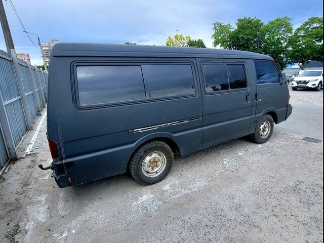 Желтый Мазда Е2200, объемом двигателя 2.2 л и пробегом 0 тыс. км за 2699 $, фото 1 на Automoto.ua