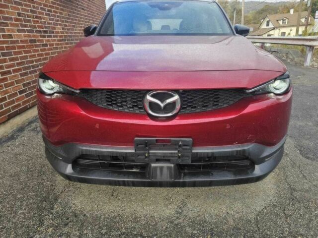 Красный Мазда МХ-3, объемом двигателя 0 л и пробегом 23 тыс. км за 10500 $, фото 1 на Automoto.ua