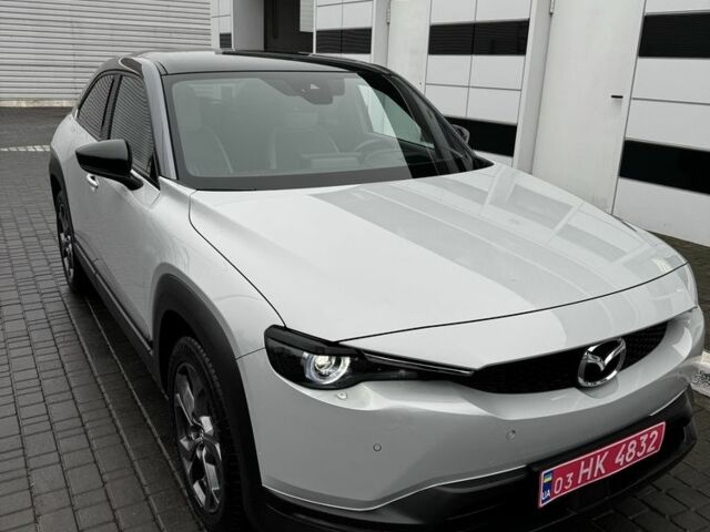 Серый Мазда МХ-3, объемом двигателя 0 л и пробегом 50 тыс. км за 14500 $, фото 1 на Automoto.ua