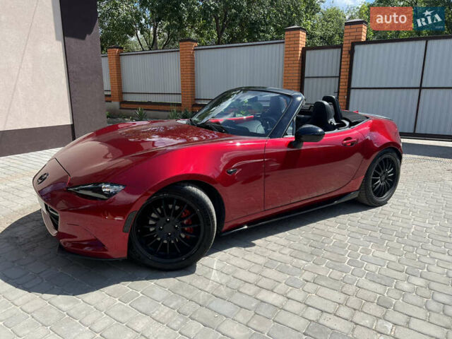 Красный Мазда МХ-5, объемом двигателя 2 л и пробегом 63 тыс. км за 21000 $, фото 1 на Automoto.ua