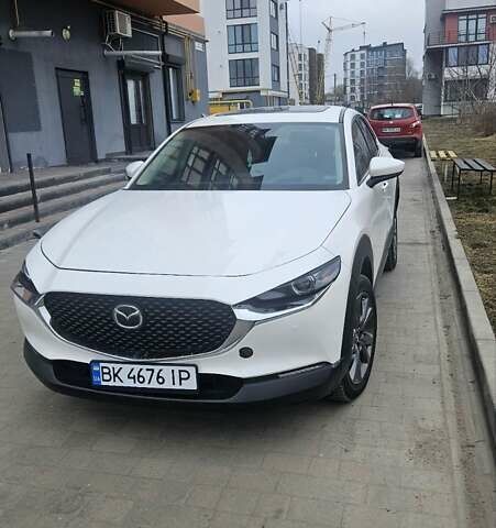 Белый Мазда CX-30, объемом двигателя 2.5 л и пробегом 141 тыс. км за 16400 $, фото 1 на Automoto.ua