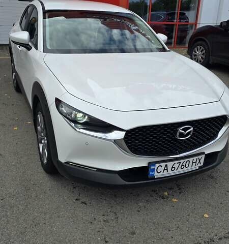 Белый Мазда CX-30, объемом двигателя 2 л и пробегом 51 тыс. км за 26000 $, фото 1 на Automoto.ua
