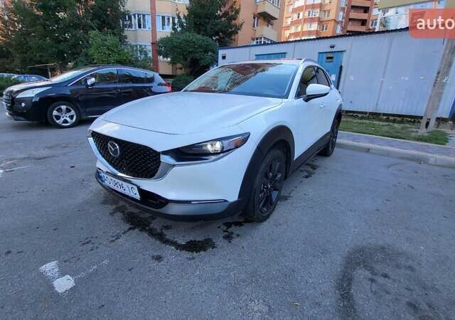 Белый Мазда CX-30, объемом двигателя 2.49 л и пробегом 52 тыс. км за 22500 $, фото 1 на Automoto.ua