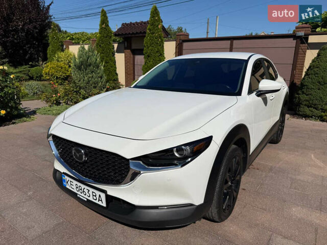 Белый Мазда CX-30, объемом двигателя 2.49 л и пробегом 62 тыс. км за 18500 $, фото 1 на Automoto.ua
