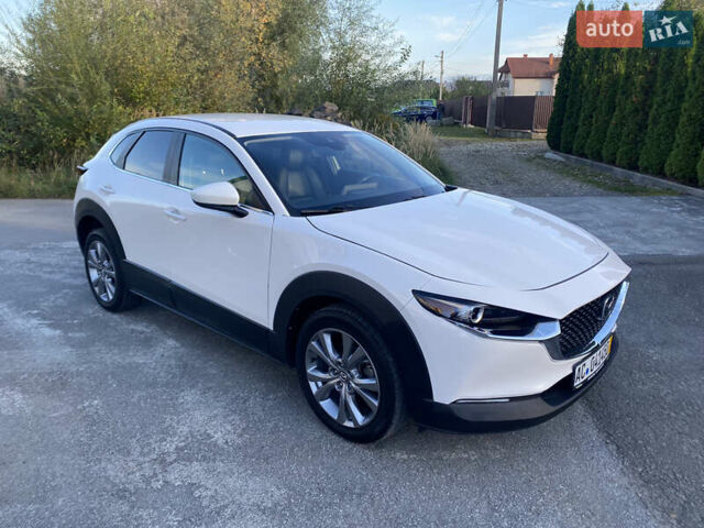 Белый Мазда CX-30, объемом двигателя 2.5 л и пробегом 97 тыс. км за 15750 $, фото 1 на Automoto.ua