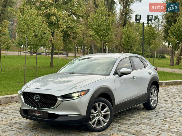 Серый Мазда CX-30, объемом двигателя 2.49 л и пробегом 53 тыс. км за 16999 $, фото 1 на Automoto.ua