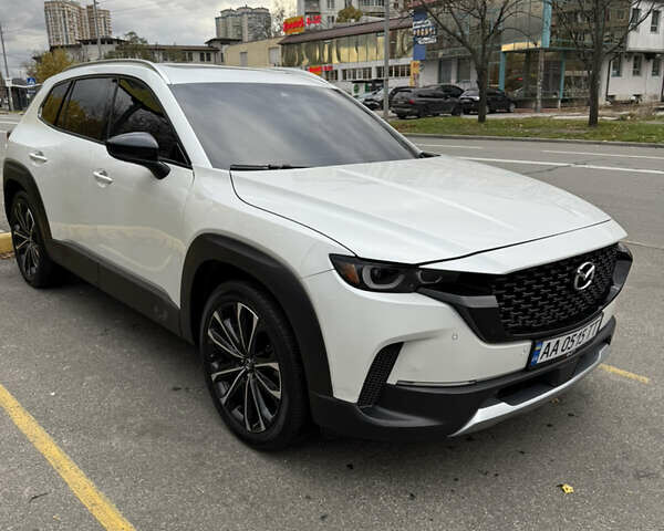 Белый Мазда CX-50, объемом двигателя 2.49 л и пробегом 27 тыс. км за 27000 $, фото 1 на Automoto.ua