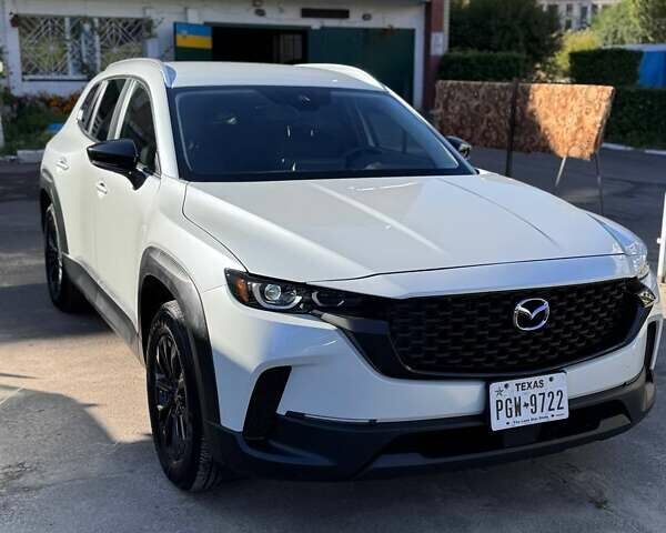 Белый Мазда CX-50, объемом двигателя 2.49 л и пробегом 5 тыс. км за 25400 $, фото 1 на Automoto.ua