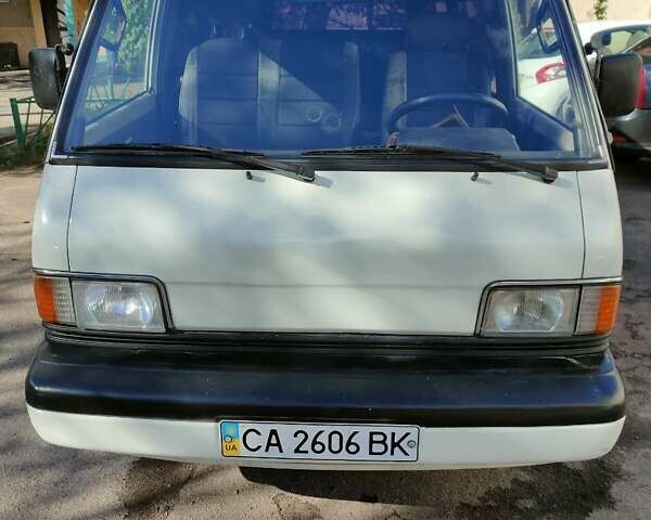 Білий Мазда E-series, об'ємом двигуна 2 л та пробігом 230 тис. км за 3300 $, фото 1 на Automoto.ua