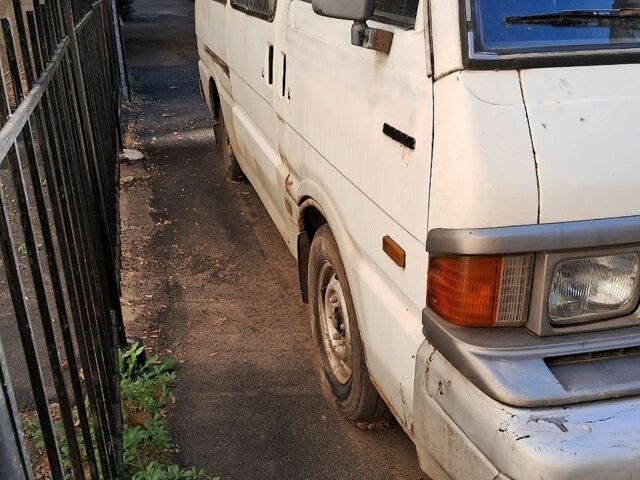 Білий Мазда E-series, об'ємом двигуна 2 л та пробігом 200 тис. км за 2200 $, фото 1 на Automoto.ua