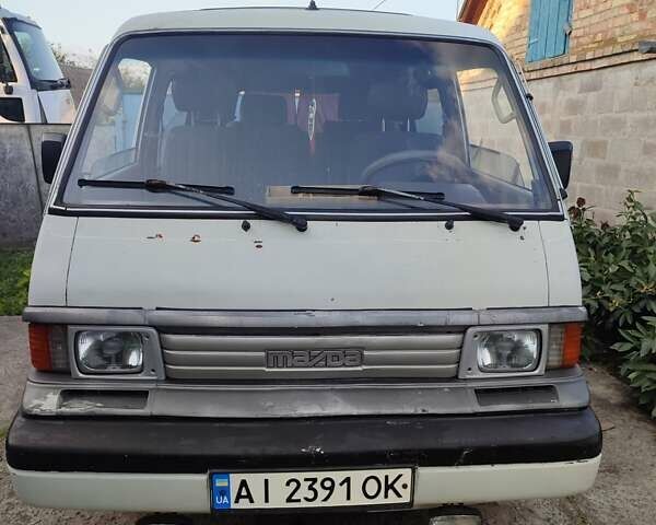 Белый Мазда E-series, объемом двигателя 2.2 л и пробегом 100 тыс. км за 1900 $, фото 1 на Automoto.ua