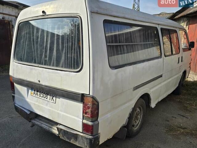 Белый Мазда E-series, объемом двигателя 2.2 л и пробегом 356 тыс. км за 1900 $, фото 1 на Automoto.ua
