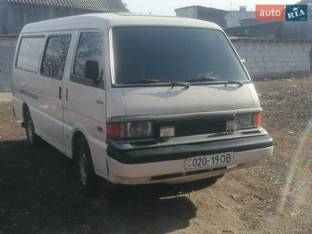 Белый Мазда E-series, объемом двигателя 2 л и пробегом 300 тыс. км за 1510 $, фото 1 на Automoto.ua