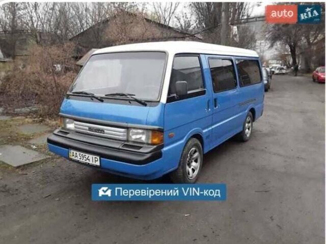 Синий Мазда E-series, объемом двигателя 2.2 л и пробегом 400 тыс. км за 4200 $, фото 1 на Automoto.ua