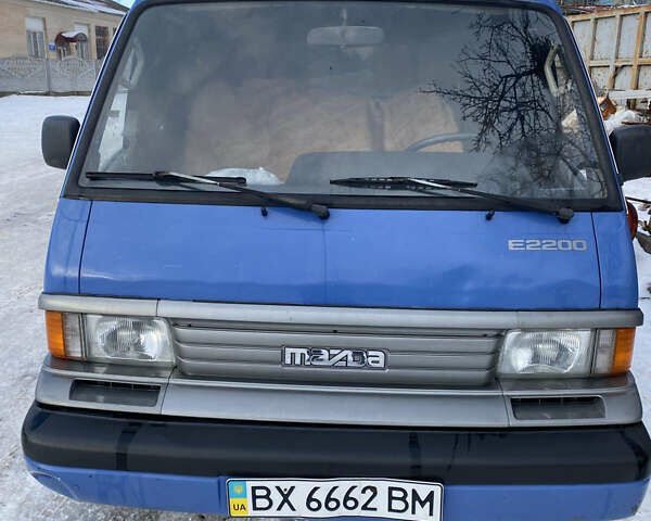 Синий Мазда E-series, объемом двигателя 2.2 л и пробегом 280 тыс. км за 1850 $, фото 1 на Automoto.ua