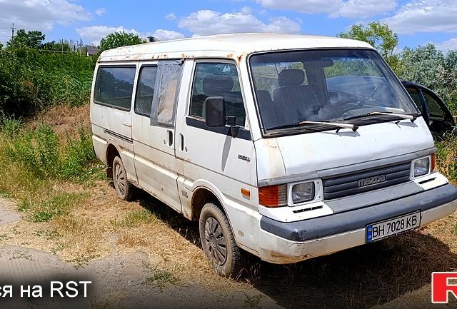 Мазда E 2000, объемом двигателя 2 л и пробегом 300 тыс. км за 750 $, фото 1 на Automoto.ua