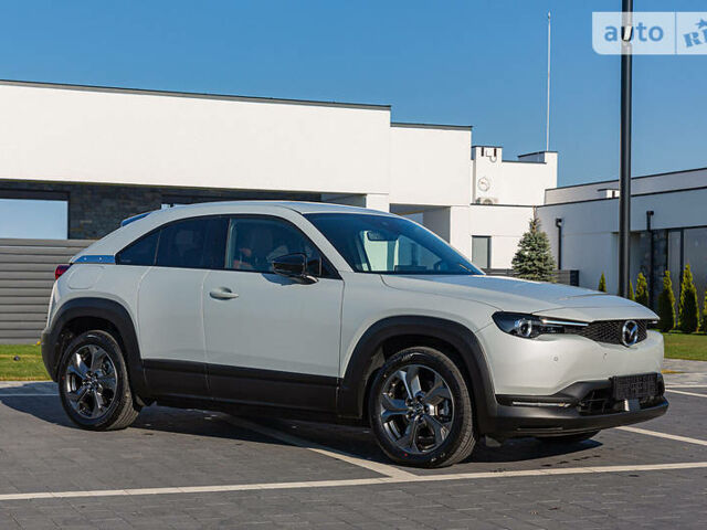 Белый Мазда MX-30, объемом двигателя 0 л и пробегом 3 тыс. км за 30500 $, фото 1 на Automoto.ua