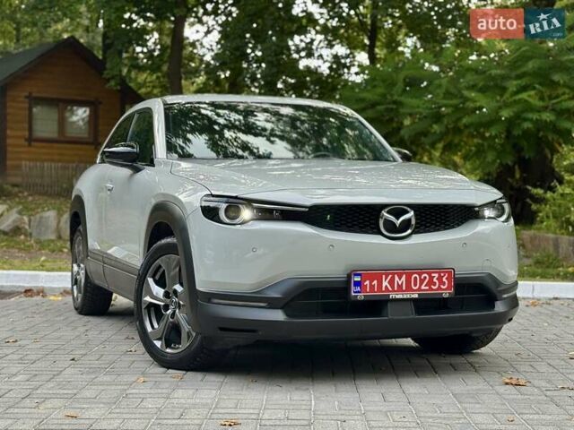 Белый Мазда MX-30, объемом двигателя 0 л и пробегом 33 тыс. км за 14950 $, фото 1 на Automoto.ua