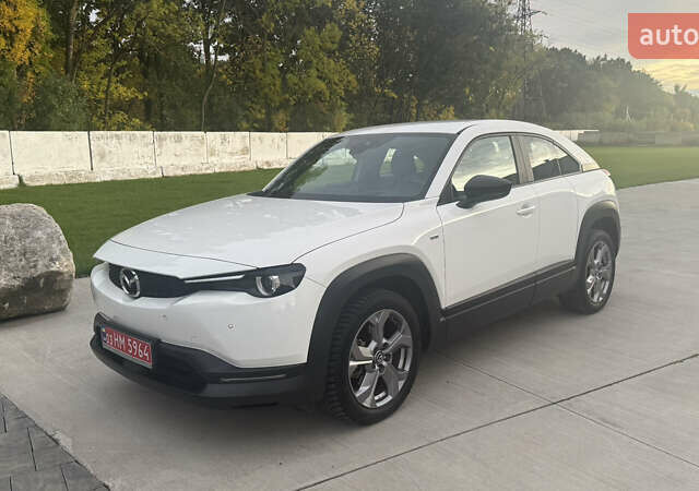 Белый Мазда MX-30, объемом двигателя 0 л и пробегом 27 тыс. км за 14700 $, фото 1 на Automoto.ua