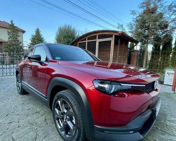 Красный Мазда MX-30, объемом двигателя 0 л и пробегом 17 тыс. км за 17000 $, фото 1 на Automoto.ua