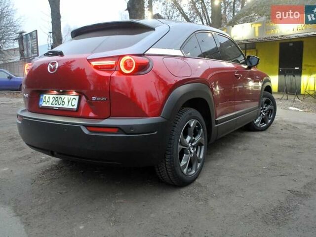 Красный Мазда MX-30, объемом двигателя 0 л и пробегом 13 тыс. км за 17900 $, фото 1 на Automoto.ua