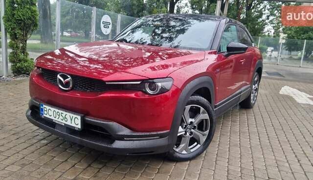 Красный Мазда MX-30, объемом двигателя 0 л и пробегом 26 тыс. км за 15899 $, фото 1 на Automoto.ua