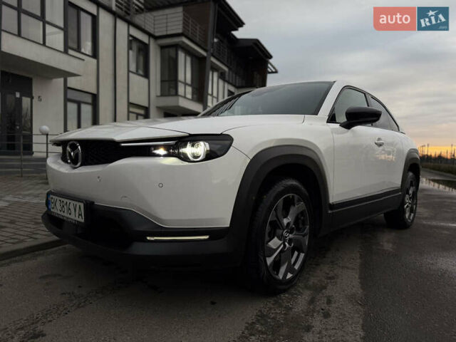 Мазда MX-30, объемом двигателя 0 л и пробегом 25 тыс. км за 16000 $, фото 1 на Automoto.ua