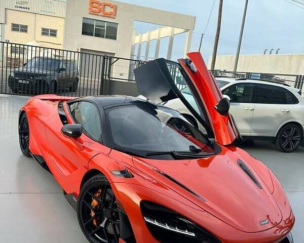 Оранжевый МакЛарен 765, объемом двигателя 3.99 л и пробегом 2 тыс. км за 484068 $, фото 1 на Automoto.ua