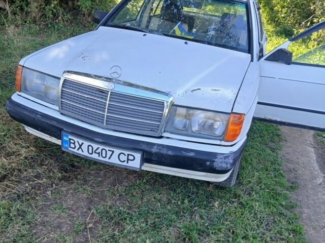 Белый Мерседес 190, объемом двигателя 2 л и пробегом 300 тыс. км за 850 $, фото 1 на Automoto.ua
