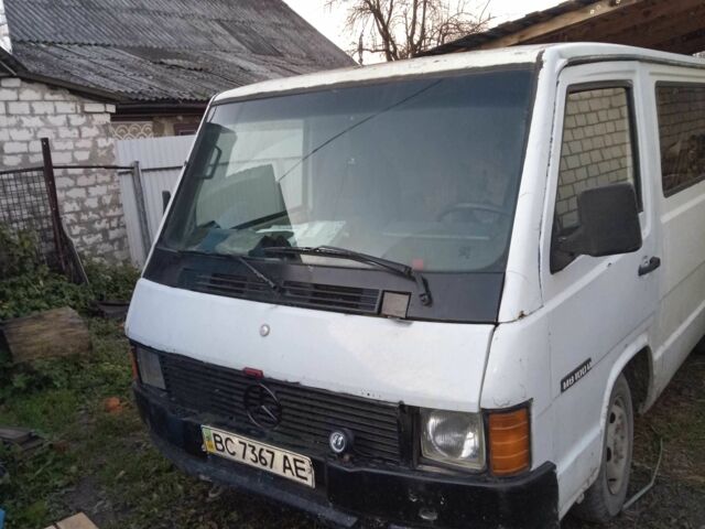 Белый Мерседес 190, объемом двигателя 2.4 л и пробегом 3 тыс. км за 1000 $, фото 1 на Automoto.ua