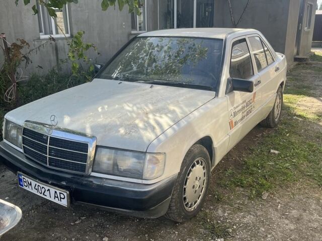 Белый Мерседес 190, объемом двигателя 2 л и пробегом 240 тыс. км за 607 $, фото 1 на Automoto.ua