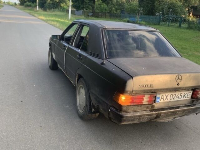 Білий Мерседес 190, об'ємом двигуна 2 л та пробігом 272 тис. км за 800 $, фото 1 на Automoto.ua